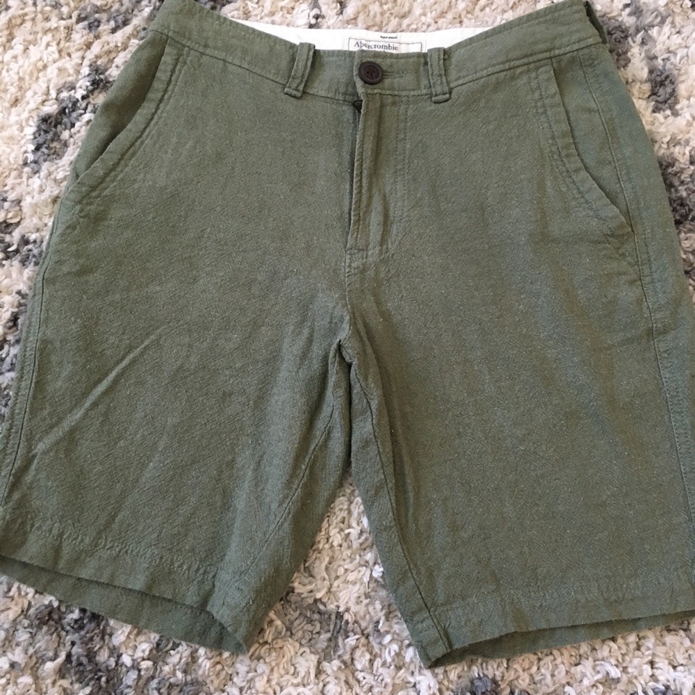 Abercrombie & Fitch Men's Olive Flat-Front Shorts